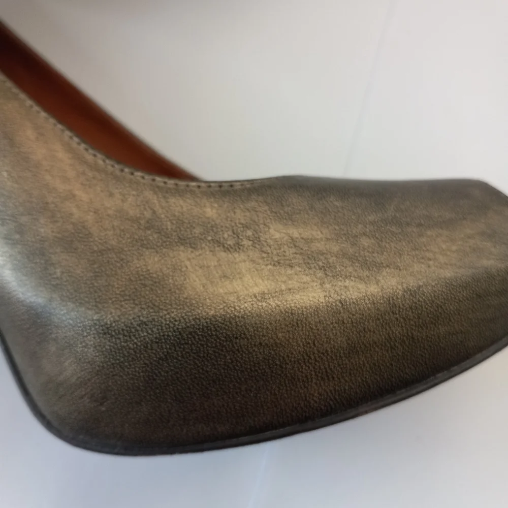 Vera Wang Lavender Label Peep Toe Metallic Pumps